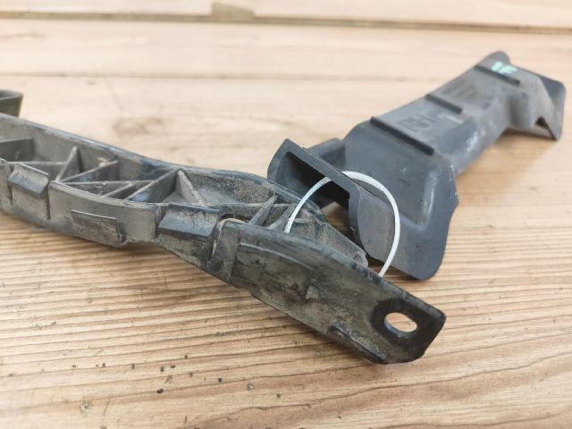 bontott KIA CEED Jobb első Oldal Lökhárító Tartó (Műanyag)