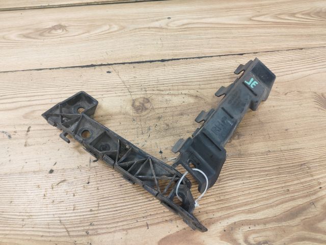 bontott KIA CEED Jobb első Oldal Lökhárító Tartó (Műanyag)