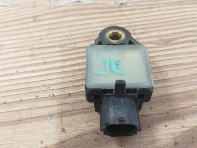 bontott KIA CEED Jobb első Oldal Ütközés Érzékelő