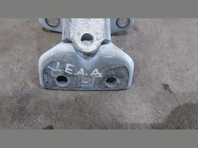 bontott KIA CEED Jobb első Zsanér