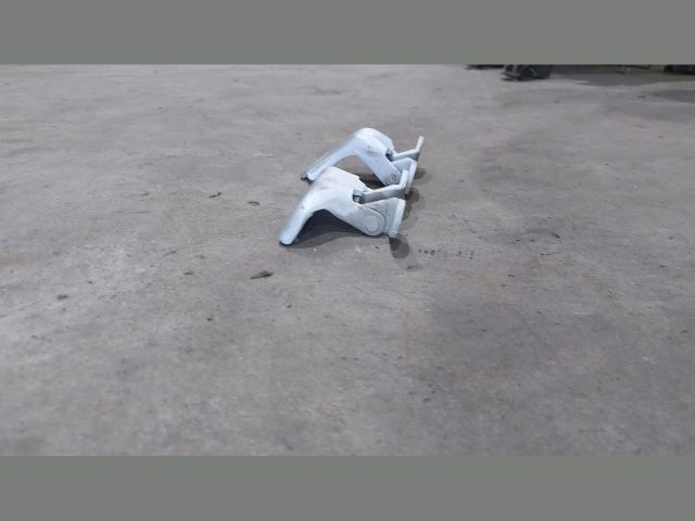 bontott KIA CEED Jobb első Zsanér