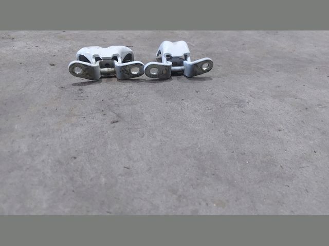 bontott KIA CEED Jobb első Zsanér