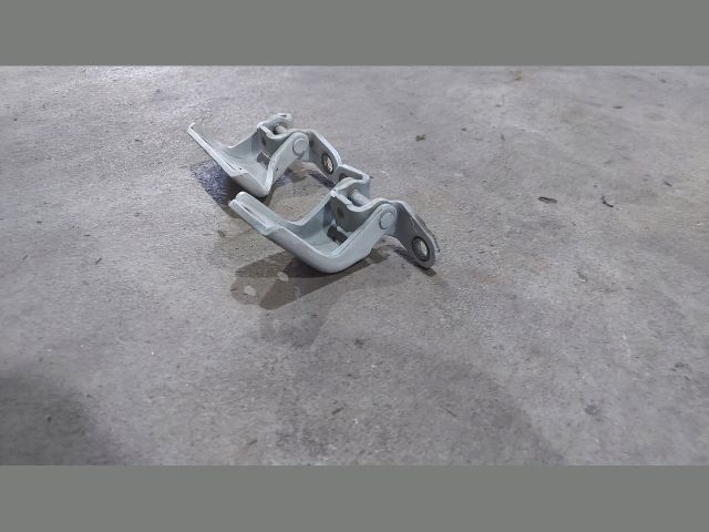 bontott KIA CEED Jobb első Zsanér