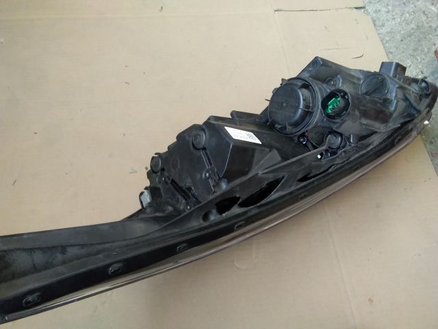 bontott KIA CEED Jobb Fényszóró