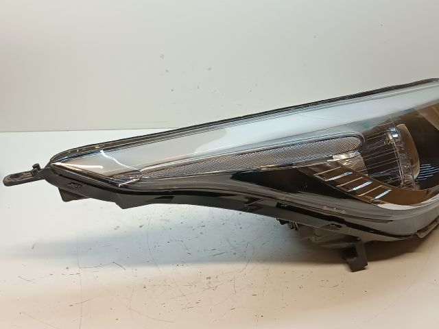 bontott KIA CEED Jobb Fényszóró