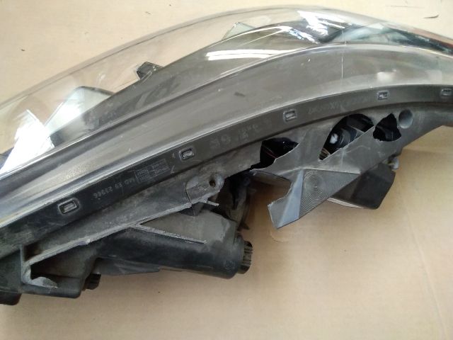 bontott KIA CEED Jobb Fényszóró