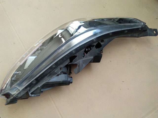 bontott KIA CEED Jobb Fényszóró