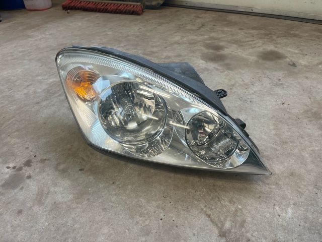 bontott KIA CEED Jobb Fényszóró