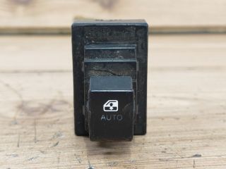 bontott KIA CEED Jobb hátsó Ablakemelő Kapcsoló