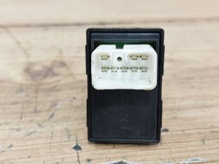 bontott KIA CEED Jobb hátsó Ablakemelő Kapcsoló