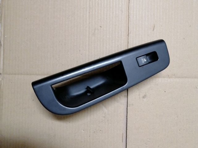 bontott KIA CEED Jobb hátsó Ablakemelő Kapcsoló