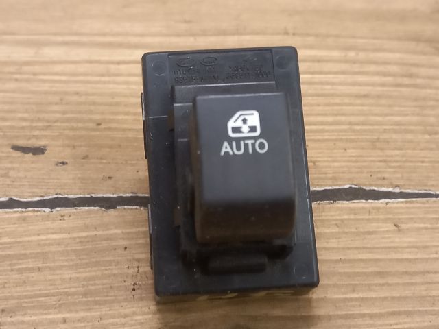 bontott KIA CEED Jobb hátsó Ablakemelő Kapcsoló