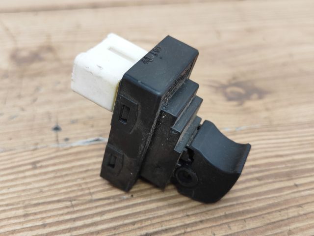 bontott KIA CEED Jobb hátsó Ablakemelő Kapcsoló