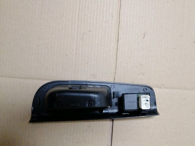 bontott KIA CEED Jobb hátsó Ablakemelő Kapcsoló