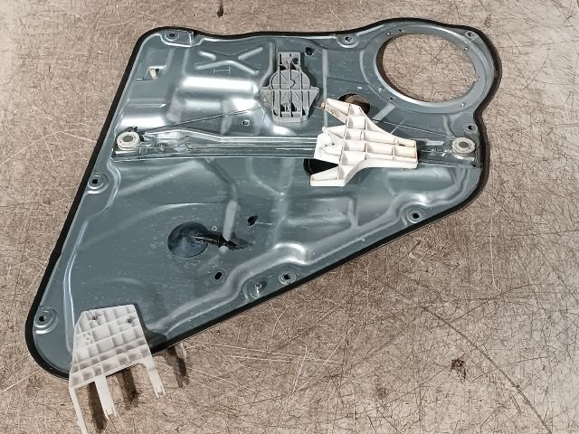 bontott KIA CEED Jobb hátsó Ablakemelő Szerkezet (Elektromos)