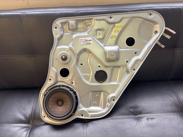 bontott KIA CEED Jobb hátsó Ablakemelő Szerkezet (Mechanikus)