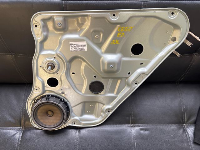 bontott KIA CEED Jobb hátsó Ablakemelő Szerkezet (Mechanikus)