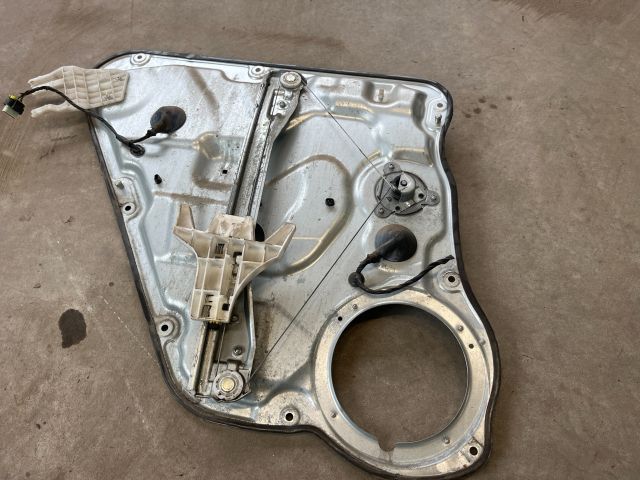 bontott KIA CEED Jobb hátsó Ablakemelő Szerkezet (Mechanikus)