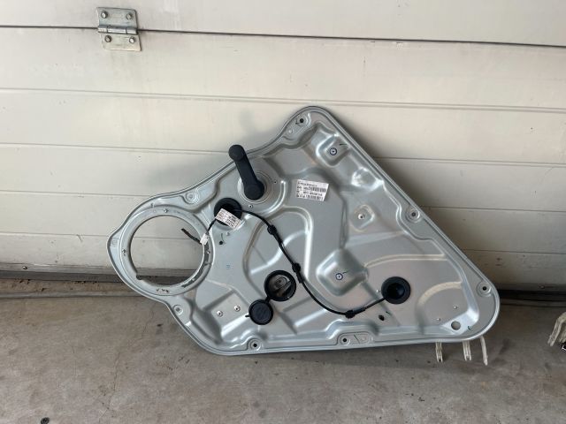 bontott KIA CEED Jobb hátsó Ablakemelő Szerkezet (Mechanikus)