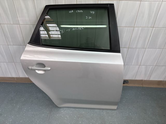 bontott KIA CEED Jobb hátsó Ajtó (Részeivel)