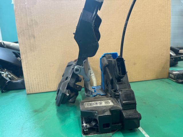 bontott KIA CEED Jobb hátsó Ajtózár