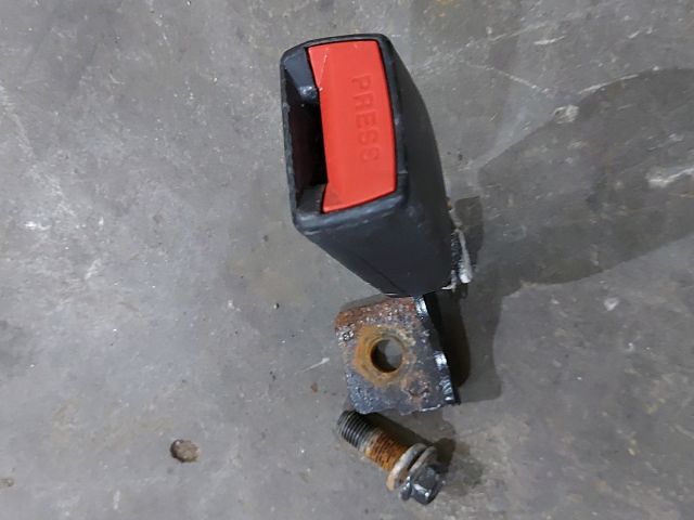 bontott KIA CEED Jobb hátsó Biztonsági Öv Csat