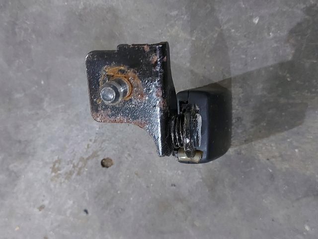 bontott KIA CEED Jobb hátsó Biztonsági Öv Csat