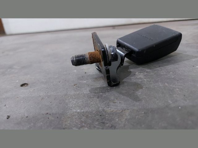 bontott KIA CEED Jobb hátsó Biztonsági Öv Csat