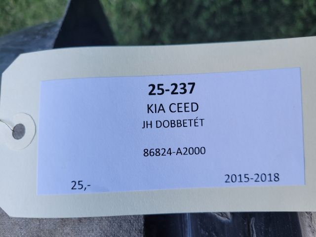 bontott KIA CEED Jobb hátsó Dobbetét (Kerékjárati, Műanyag)