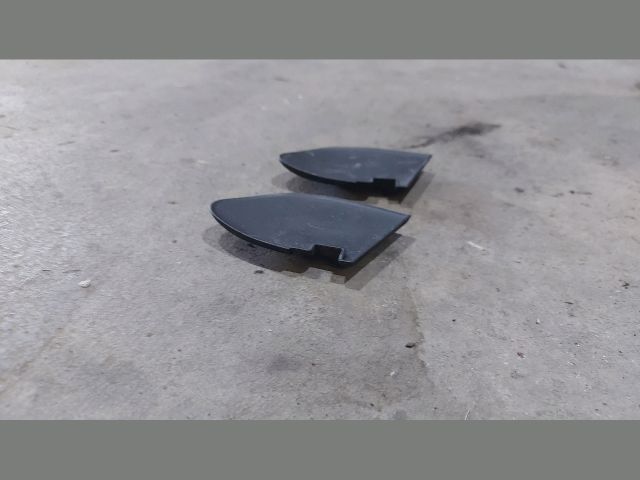 bontott KIA CEED Jobb hátsó Kilincs Burkolat