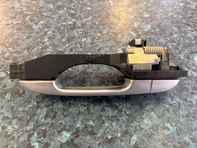 bontott KIA CEED Jobb hátsó Külső Kilincs