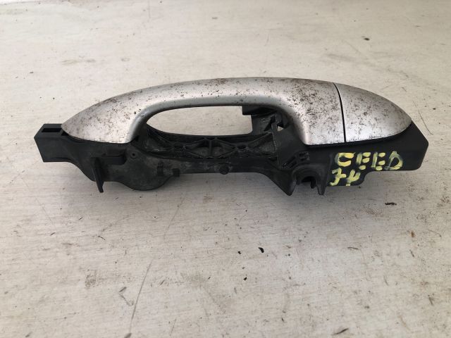bontott KIA CEED Jobb hátsó Külső Kilincs