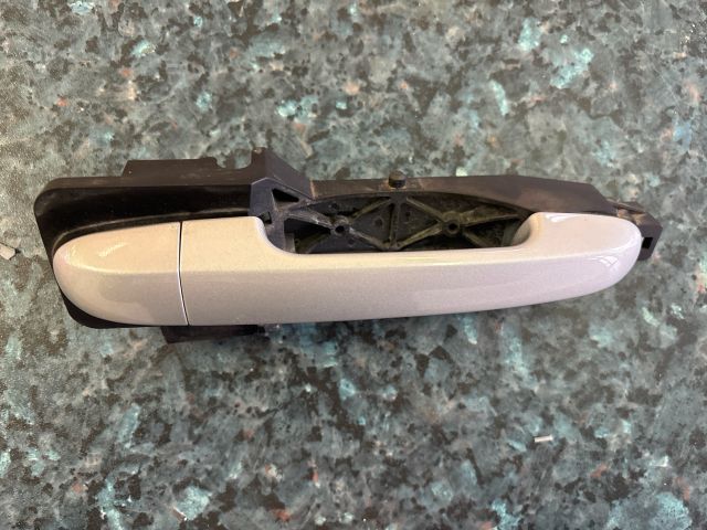 bontott KIA CEED Jobb hátsó Külső Kilincs