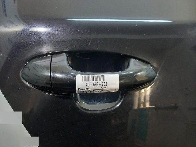 bontott KIA CEED Jobb hátsó Külső Kilincs