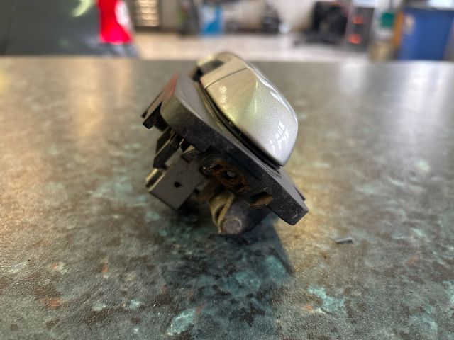 bontott KIA CEED Jobb hátsó Külső Kilincs