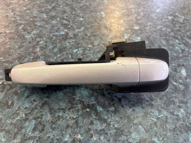 bontott KIA CEED Jobb hátsó Külső Kilincs