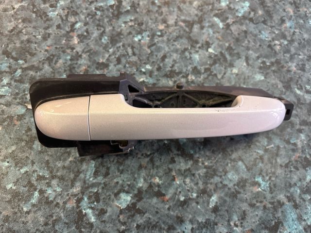 bontott KIA CEED Jobb hátsó Külső Kilincs