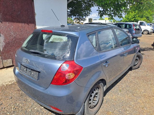 bontott KIA CEED Jobb Hátsó Lámpa