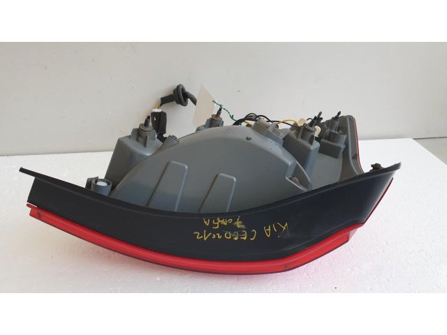 bontott KIA CEED Jobb Hátsó Lámpa