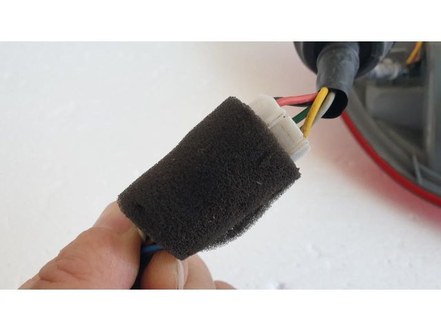 bontott KIA CEED Jobb Hátsó Lámpa