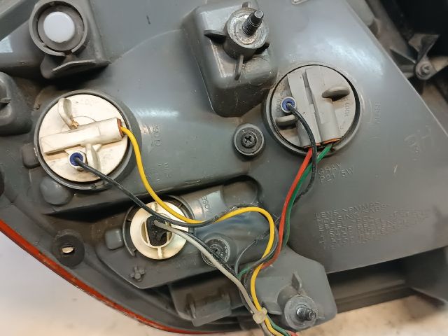 bontott KIA CEED Jobb Hátsó Lámpa