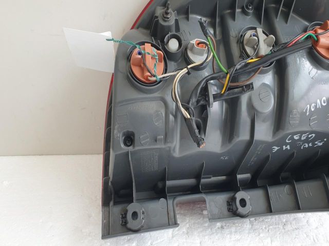 bontott KIA CEED Jobb Hátsó Lámpa