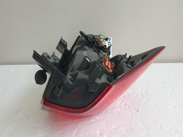 bontott KIA CEED Jobb Hátsó Lámpa