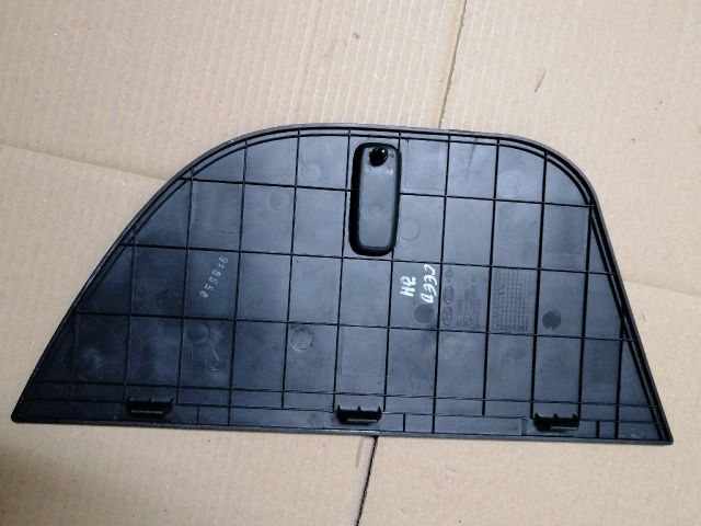 bontott KIA CEED Jobb hátsó Tároló Rekesz Fedél