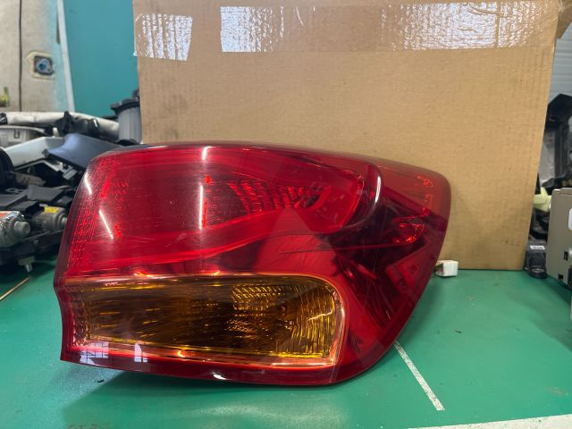 bontott KIA CEED Jobb Külső Hátsó Lámpa