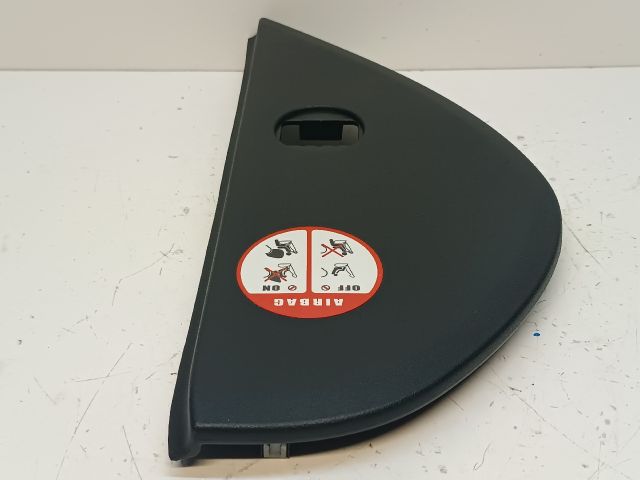 bontott KIA CEED Jobb Műszerfal Oldalkárpit