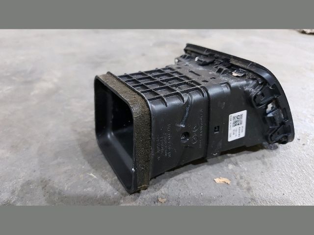 bontott KIA CEED Jobb Szellőző