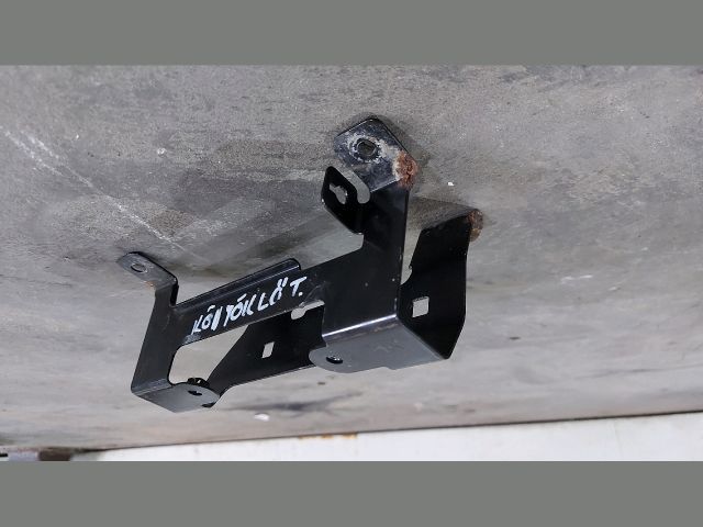 bontott KIA CEED Könyöklő Tartó Konzol