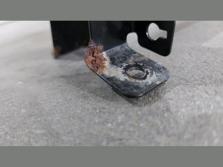 bontott KIA CEED Könyöklő Tartó Konzol