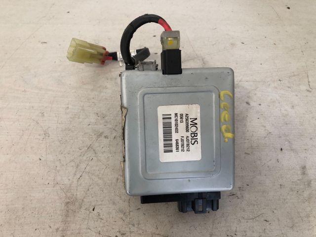 bontott KIA CEED Kormányoszlop Vezérlő